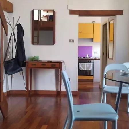 Apartamento Second Floor No Elevator *